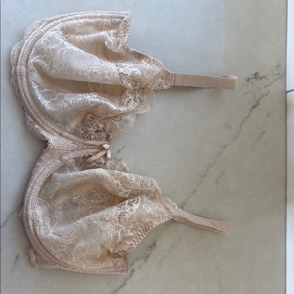 Elegant Lace Bra in Cream